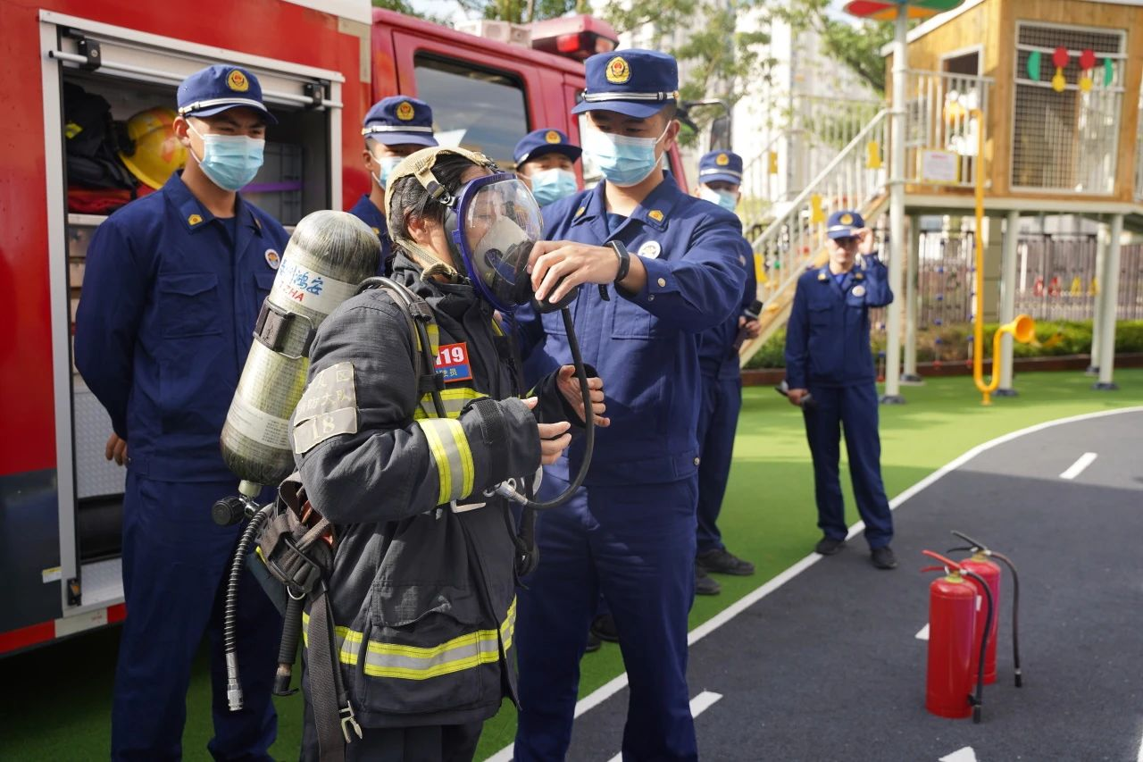 新时代赣鄱先锋 | 柴元武：水枪映照赤恳切 徽章闪灼护安定